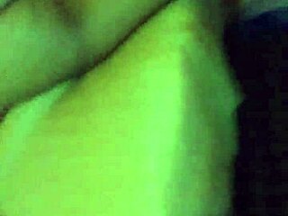 Pilihannya lubang untuk kongkek di faraj dan pantat