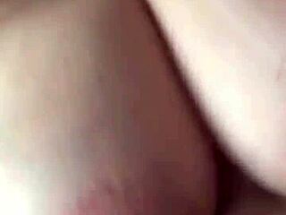 Gordibuena uses dildo and toys for webcam session