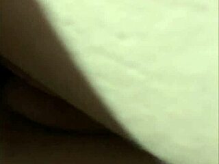 Estoy en mi periodo pero muero por una polla dura ahora mismo