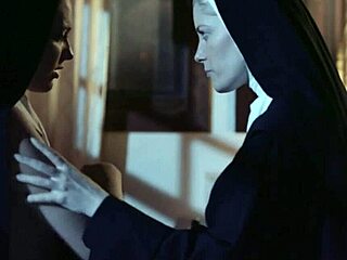 قبلة خطيئة راهبات - شارلوت ستوكلي، كينا جيمس