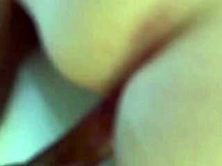 瘦小骚货小奶渴望阴户精液！😜