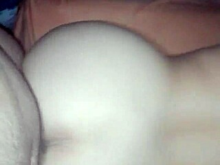 Teen 18+ Digenjot Pantatnya Doggy Style Anal Seks