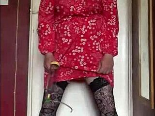 Bisexual Crossdresser Wants To Swallow Your Piss!