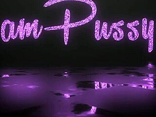 Naakte Aziatische amateur plaagt met machine