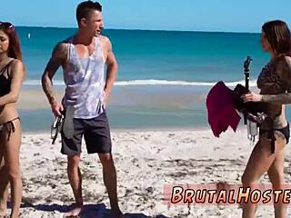 Felicity Feline squirts on excited teen tourists webcam