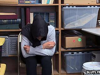 เอลลา น็อกซ์ขี่แรงในเซสชั่นชายหาดสุดวาย