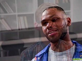 Jack Bailey pasa de mamar verga a que se la metan el semental