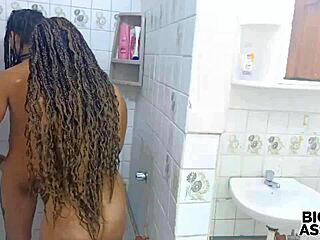 Hej, nikdo nesmí vědět, že šukám svou hermanastru!