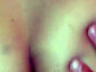 Oye, mira cómo follan duro el coño de mi esposa, ¡ama cada embestida profunda!