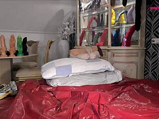 teenie does big anal, watch her live on xxxfreechat com 24 7 live girls