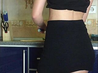 Feeling intense solo pussy masturbation in kitchen on phone