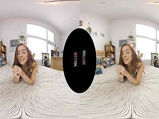 Vanna feels bored in her reality solo session