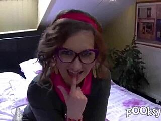 isn't that giant vagina on the morena in red panties twerking hot?