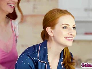 Festa pigiama Aria Carson Maya Kendricks vira su lesbo hot e confessioni