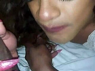 สาวข้ามเพศ Trixy ดูดควยแบบโสเภณี 18+ เงี่ยนๆ