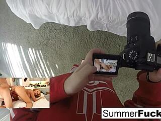 ¡Summer Brielle se folla a la teen morena Addison en una acción lésbica caliente!