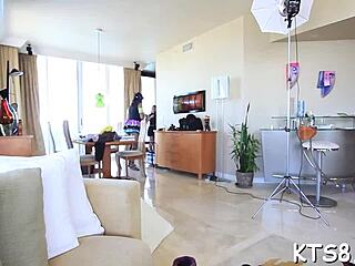 Shemale-babes stramme hul bliver kneppet dybt i aften