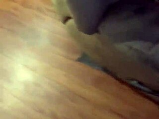 Kongkek mulut dan bontot pacar dalam video homemade