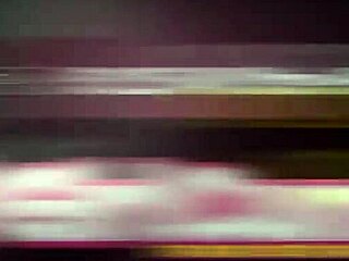 Mina Luxx взрывается от оргазма на Sybian с огромным членом!