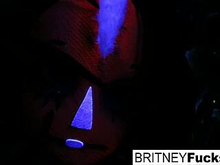 2 Hot Blondes Share Halloween Scare