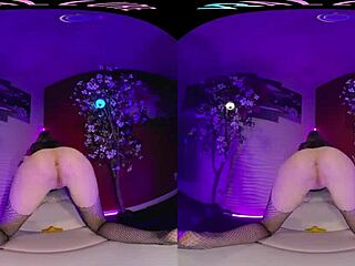 watch this petite blonde masturbate with toys?