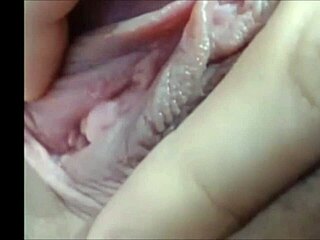 Morrita Teases Her Vagina On Cam