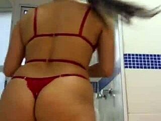 Wow, Mel Khalifa Loves Showing Off In Live Streams! Can You Handle Her Heat?