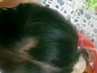 야, 이 섹시한 3썸에 참여해 볼래? 응골롱이 그룹 섹스와 컴샷으로 구부정해.