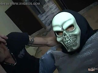 Making a gift for david mistral with black teen brunette