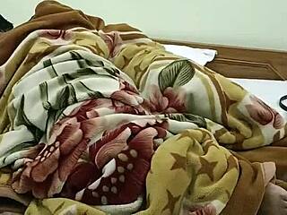 زوجين هنديين جلسة جنس مجنونة مع صوت هندي واضح