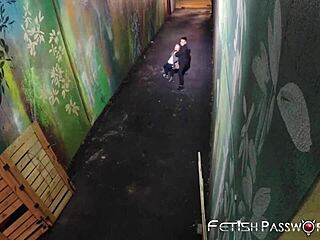 bimbo alex blake sokakta büyük sikle karşılaşıyor