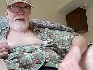 Thomas Odea enjoys gay porn with toys and monster cocks 😏