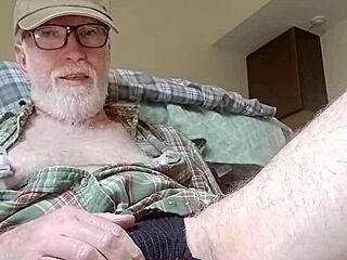 Thomas Odea enjoys gay porn with toys and monster cocks 😏