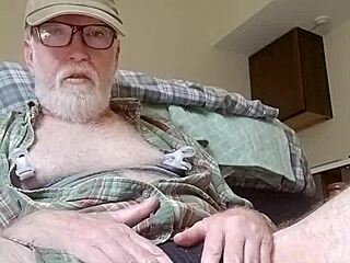 Thomas Odea nikmati porn gay dengan mainan dan kote monster 😏