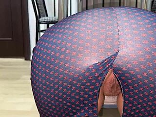 MILF sexy gros cul à genoux pour anal
