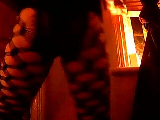 Big Booty Bitch Twerking on Stage