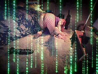 Człowieku, jestem totalnie uzależniona od pieprzenia swojej dupy tym XXXL potwornym dildem, Tiffany Ciskiss tutaj!