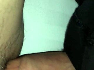 Drippinglips85 feels intense pleasure in double penetration