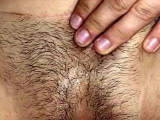 Drippinglips85 feels intense pleasure in double penetration