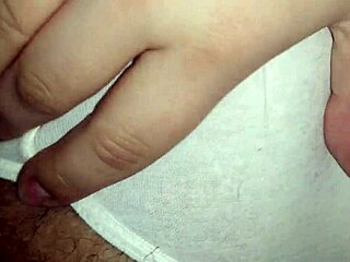 너무 흥분해서 딜도로 분출하고 세게 써!