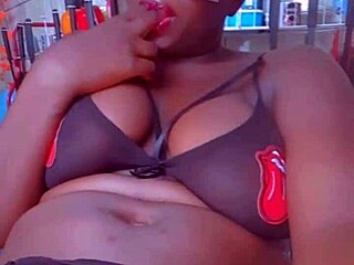 masturbation sans limite with big tits ebony mature in lingerie