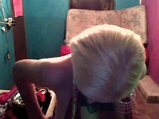 Travesti Nayara Ter�o Showcases Stunning Moves in Explicit Scenes