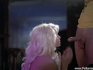 CFNM orálka s výstřikem