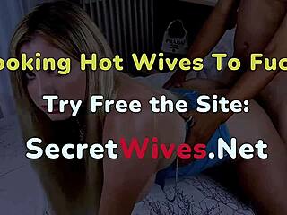 Hotwife Fingers Pussy