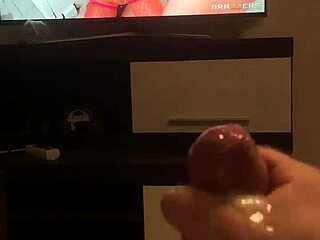 Handjob session with Victoria June feels amazing