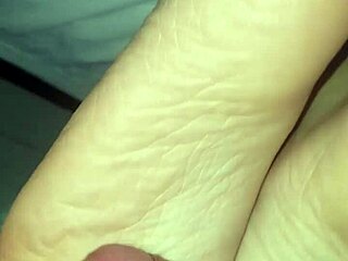 i cum on her feet, don't you want to see how i do it?