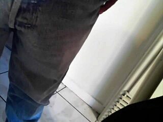 Mi esposa me envió este video real con el vecino de al lado