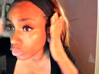 tattooed milf with big tits playing with her pussy 😏