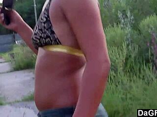 Dagfs - Remaja nakal ini suka banget main seks outdoor