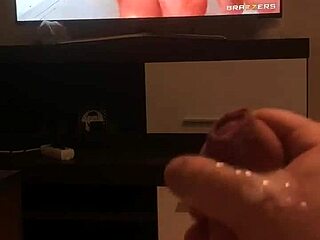 Handjob session with Victoria June feels amazing